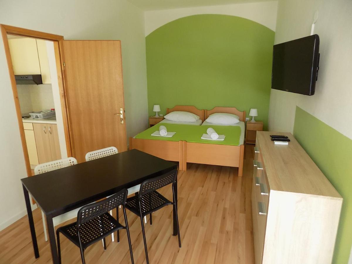 Apartments Galeb Pag - Beach Pag Town Exterior foto