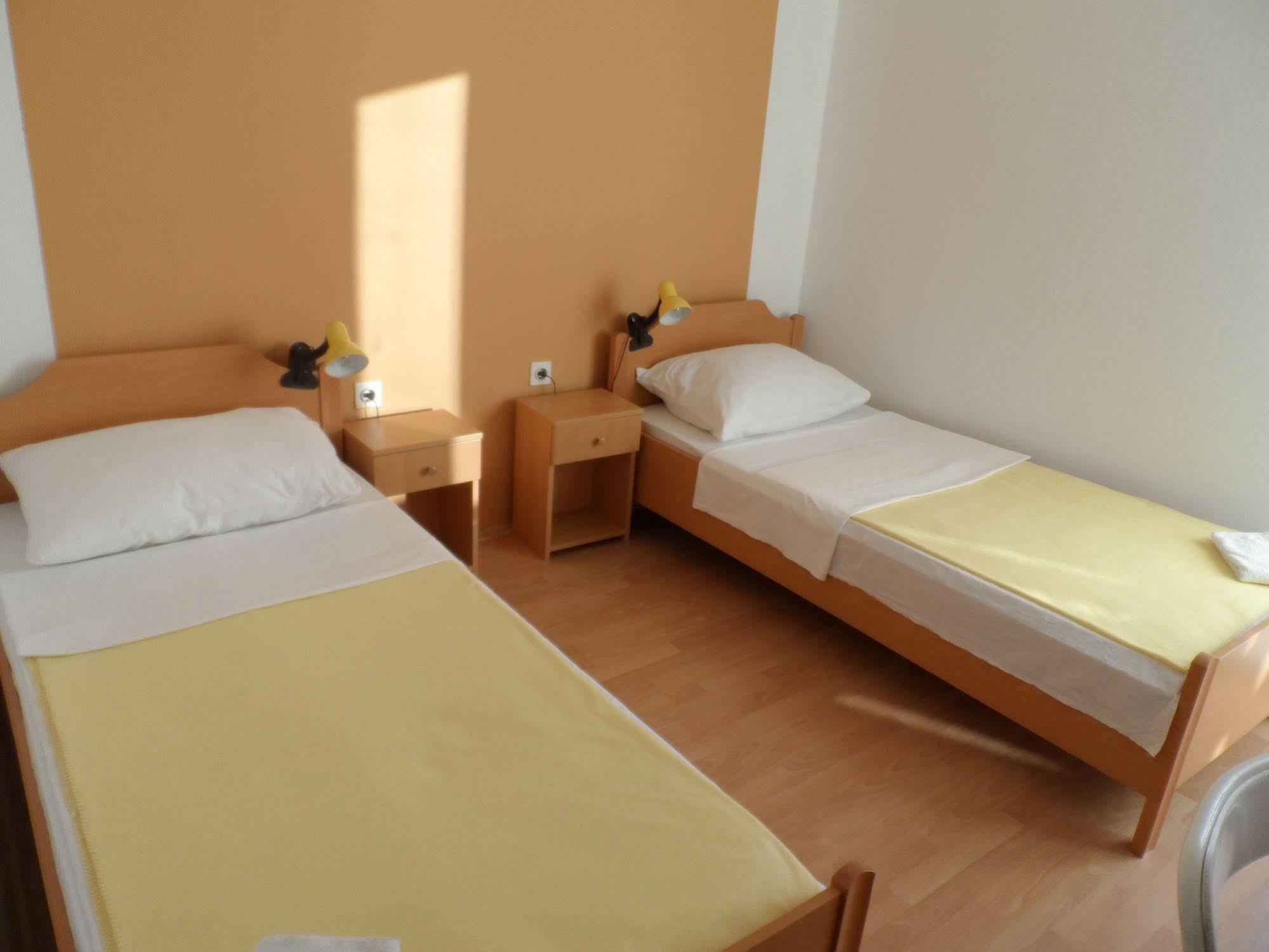 Apartments Galeb Pag - Beach Pag Town Exterior foto