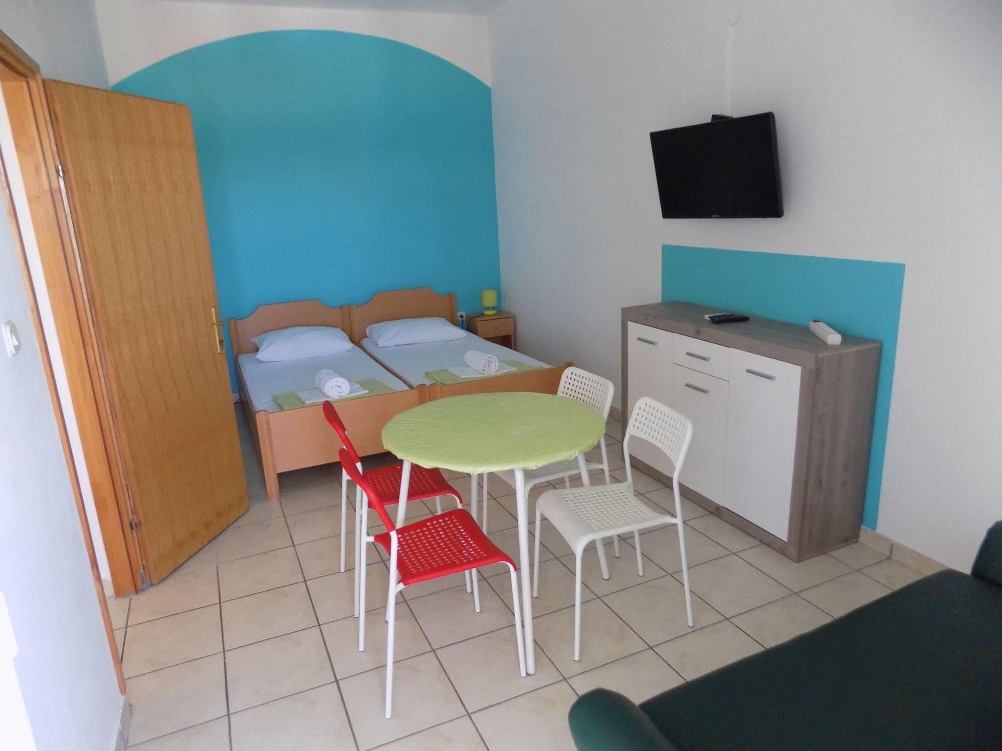 Apartments Galeb Pag - Beach Pag Town Exterior foto